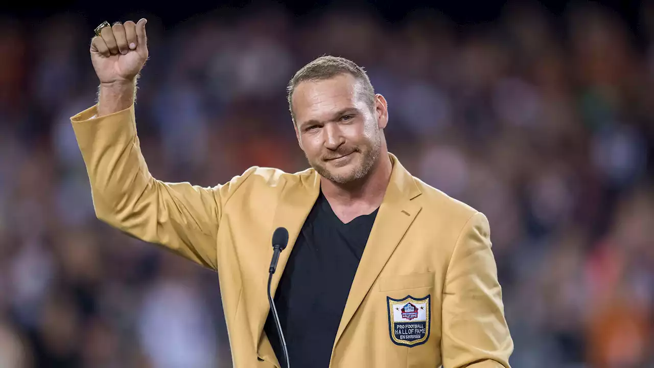 Brian Urlacher Suing Texas Hair Transplant Clinic; Says They Used His Story Without Permission