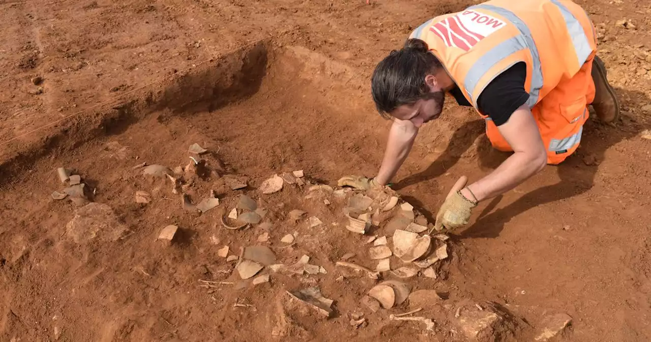 Roman shrine and Bronze Age burial mound discovered in Northampton