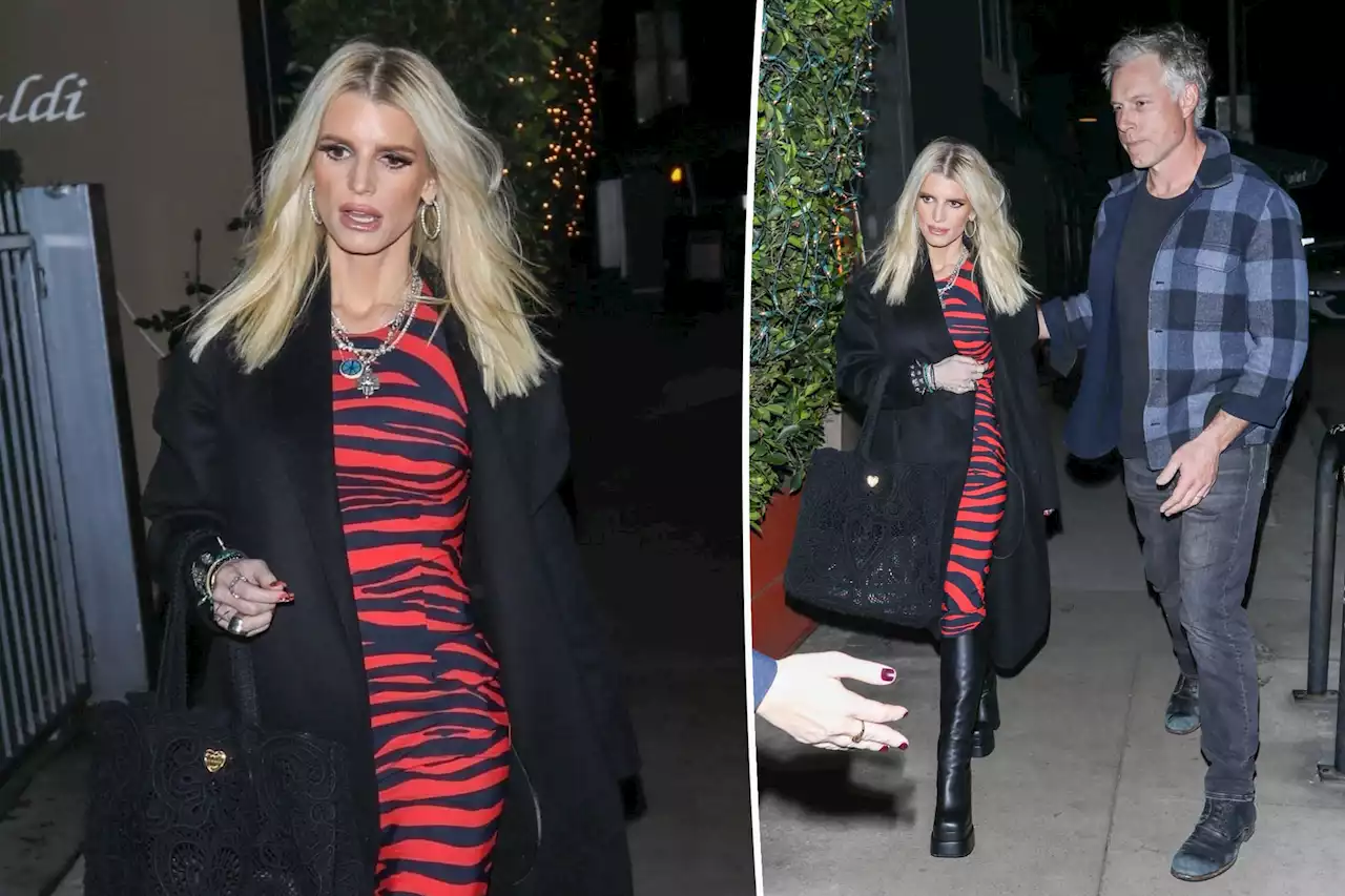 Jessica Simpson shows off weight loss while out to dinner with husband