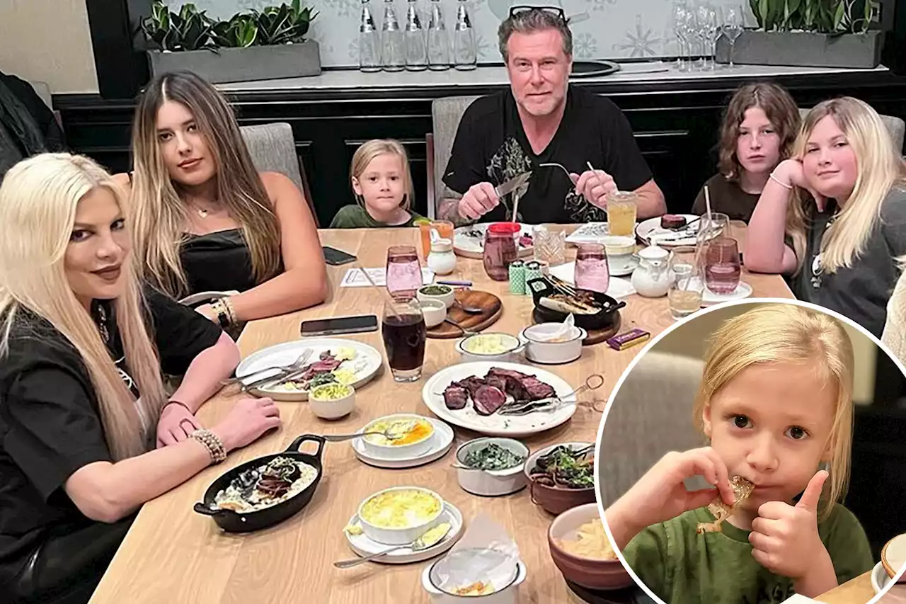 Tori Spelling, Dean McDermott enjoy ‘family feast’ after divorce rumors