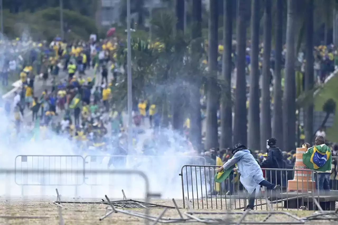 Guerra santa, golpistas y mercaderes de fe en Brasil