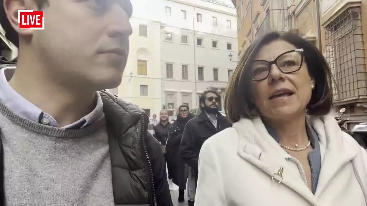 Metropolis/242 Live - 'Pieno d'emergenza'. Benzina e migranti: le spine di Meloni. Con Cacciari, Castelli, Fornero, Giannini e Majorino