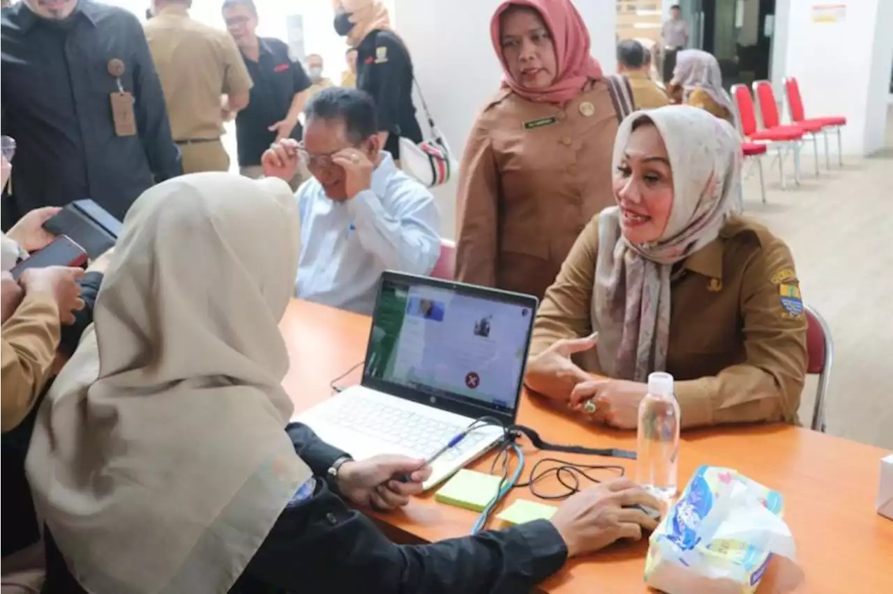 ASN Pemkot Cirebon Mulai Aktifkan Identitas Kependudukan Digital |Republika Online