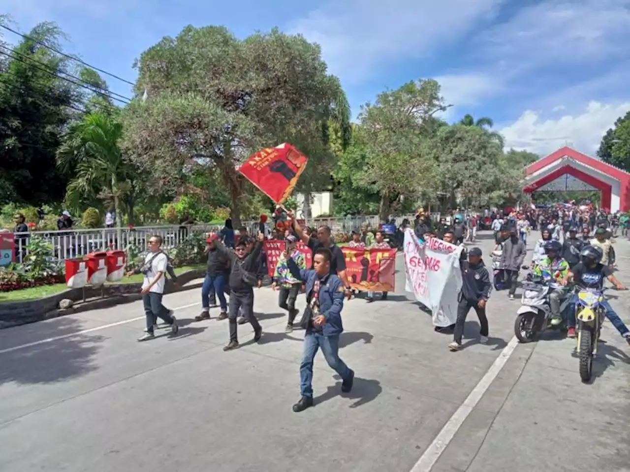 Sekda Cianjur : Tak Ada Paksaan Bangun Rumah Akibat Gempa oleh Pihak Ketiga |Republika Online