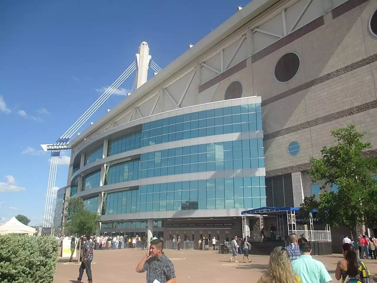 San Antonio's VIA offering Park and Ride service for Spurs-Golden State game at Alamodome