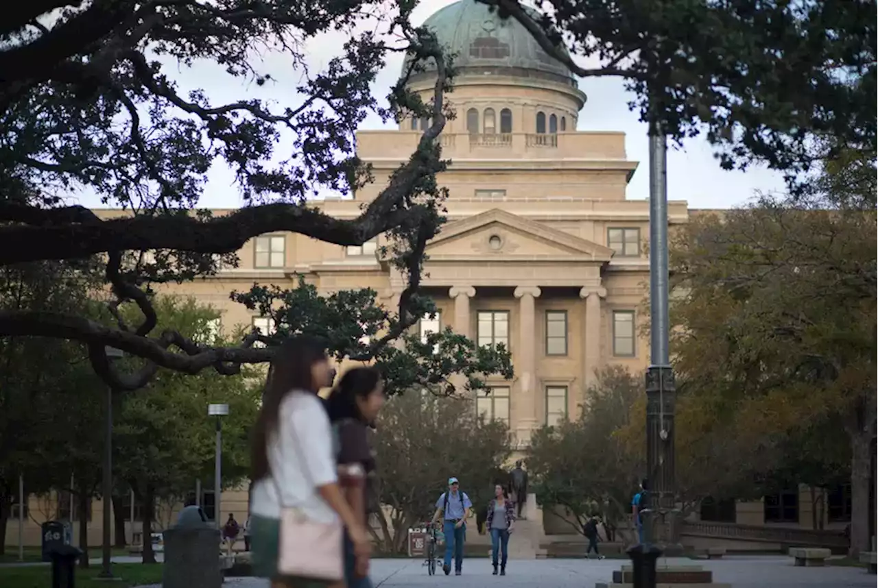 Texas university chancellors pledge tuition freeze for more funding