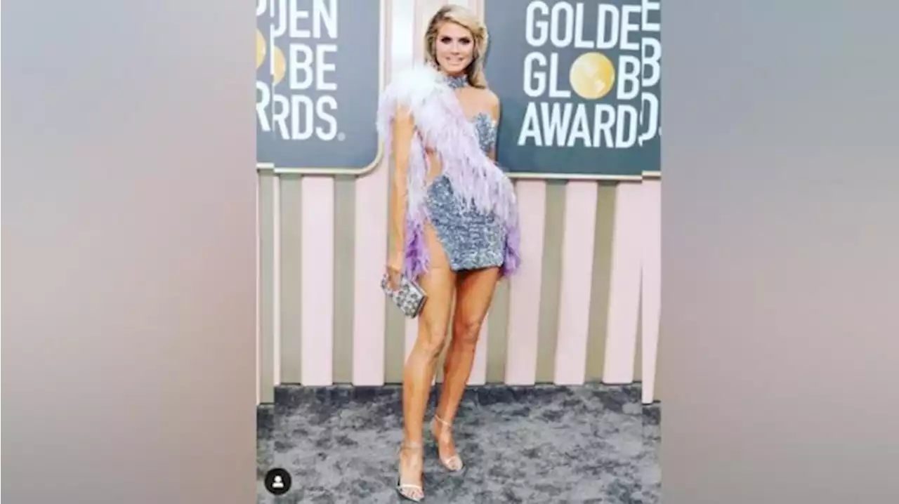 Heidi Klum Pakai Gaun Mini Berbulu di Golden Globes 2023