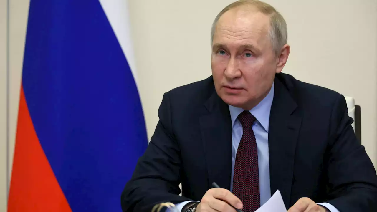 Putin Loses It in Taped Meeting With Russian Officials