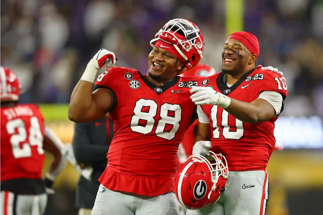 Bears 7-Round Mock Draft 2023: Build Around Justin Fields