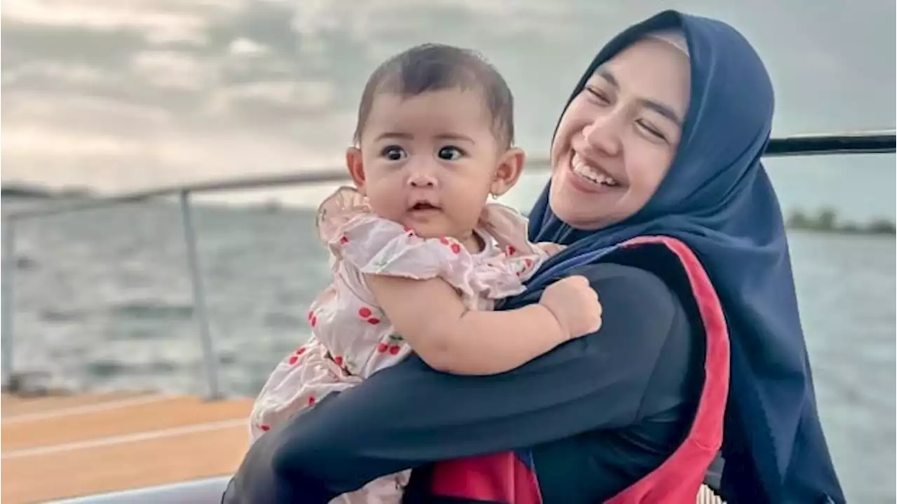 5 Artis Ini Pernah Dikritik Soal Gaya Parenting, Terbaru Ria Ricis Bawa Anak Naik Jetski