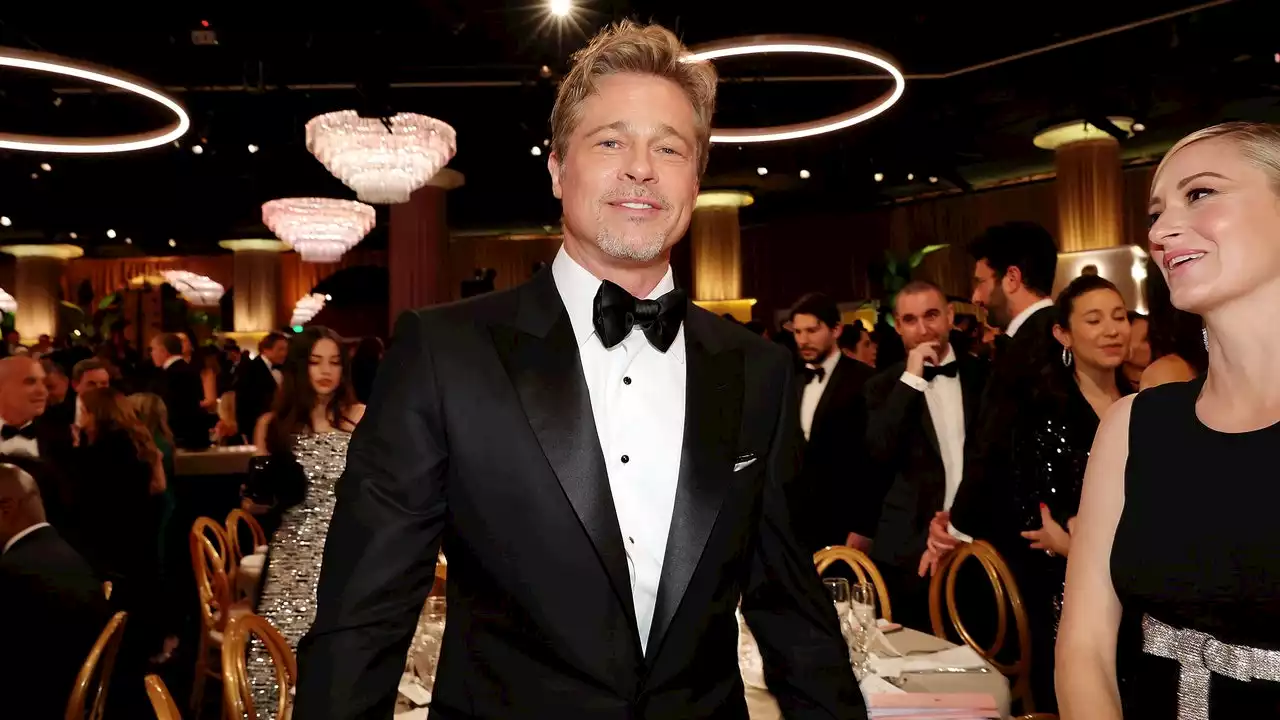 Brad Pitt e i capelli corti sfoggiati ai Golden Globes 2023 di cui tutti stanno parlando