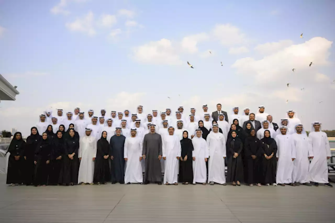 رئيس الدولة يستقبل اللجنة العليا المنظمة لماراثون زايد الخيري