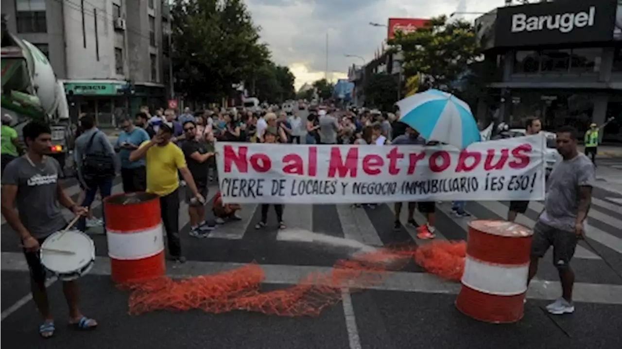 Comerciantes reclamaron al GCBA un canal de diálogo por el Metrobus de Alberdi-Directorio