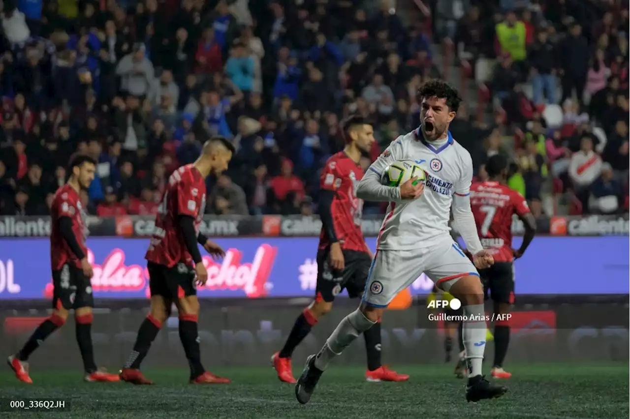 [Video] No solo fue la fiesta temática del Chapo; futbolista de Cruz Azul cantó narcocorridos