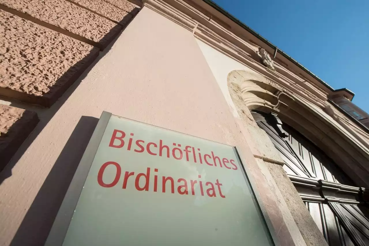 Missbrauchsvorwürfe: Bistum Eichstätt ermittelt gegen Priester