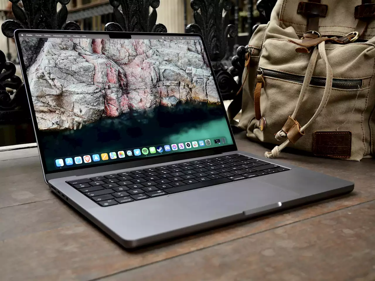 Pourquoi l'arrivée d'un MacBook OLED est vraiment une bonne nouvelle