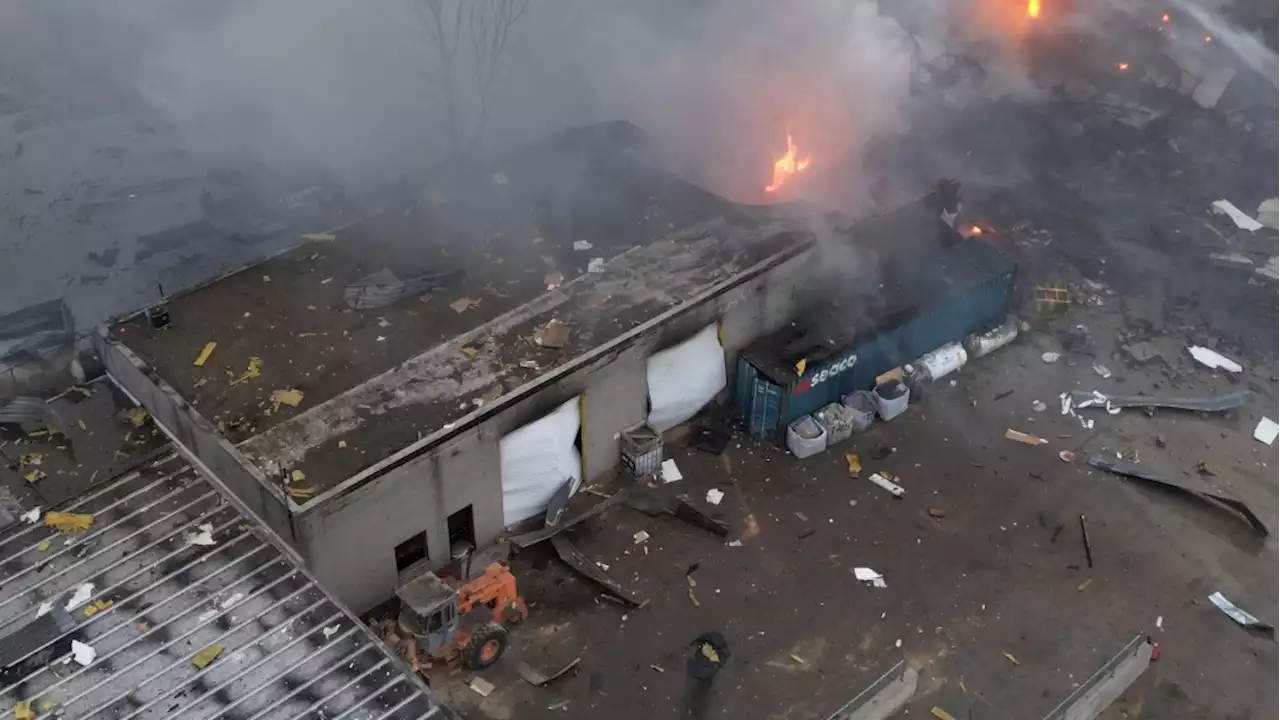 Emergency crews responding to large fire, explosions in St. Catharines, Ont.