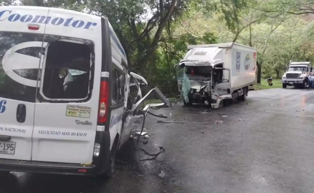 Identifican cinco de las nueve víctimas del accidente en Huila