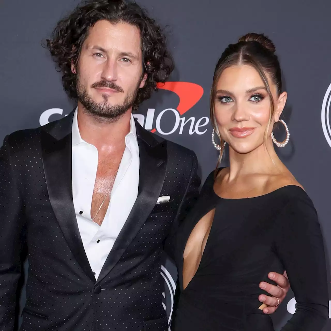 DWTS' Jenna Johnson Gives Birth, Welcomes First Baby With Val Chmerkovskiy - E! Online