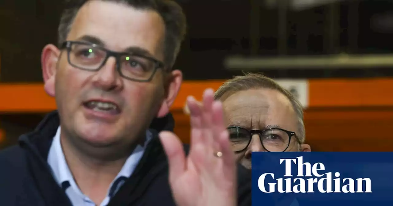 Daniel Andrews shrugs off questions about barbecue he and PM attended at Lindsay Fox’s mansion