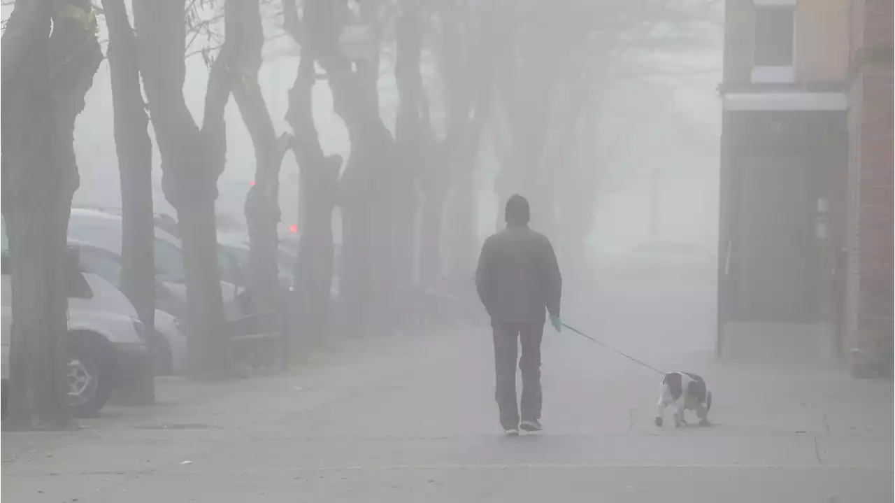 La niebla, las olas y el frío ponen en alerta a España el jueves