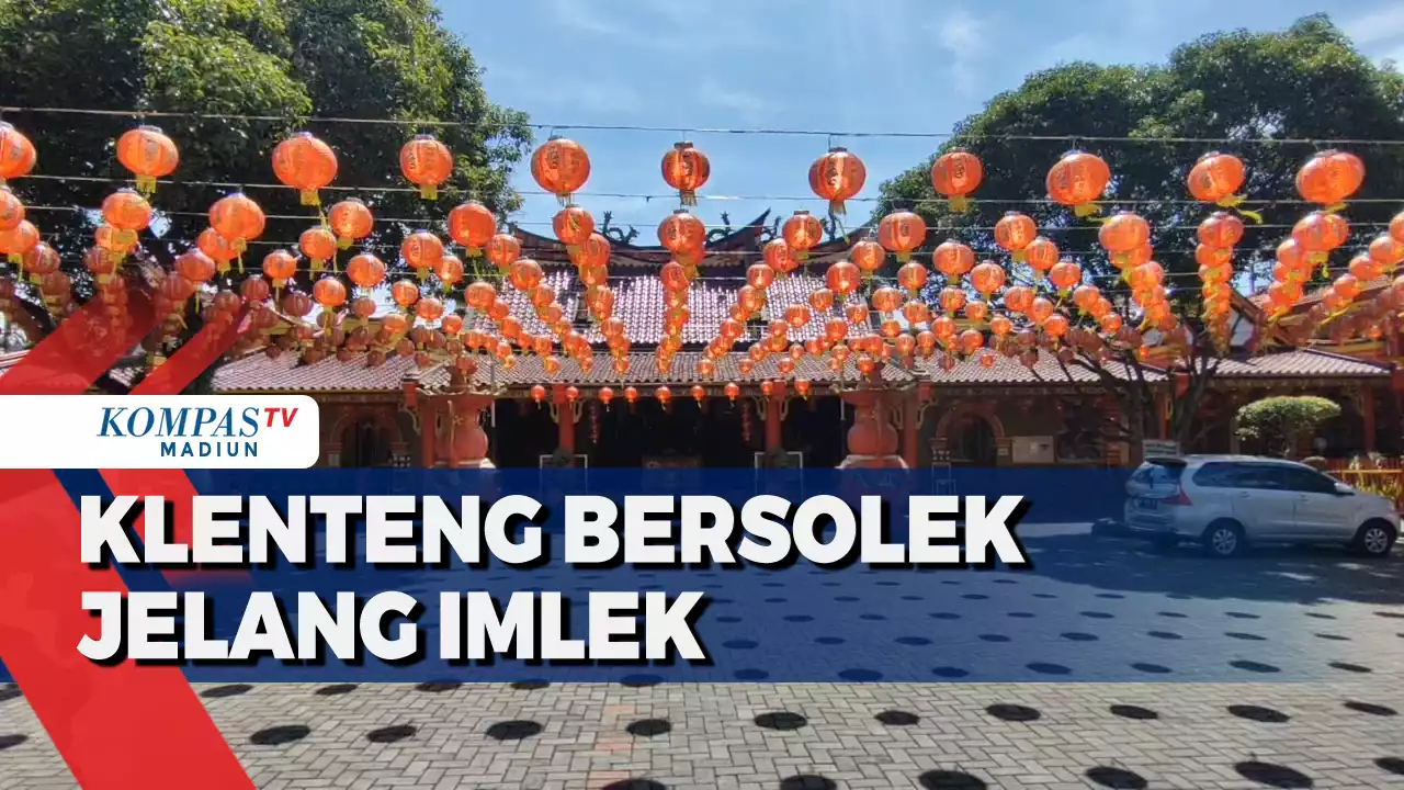 Jelang Imlek Klenteng Eng Ang Kiong Bersolek