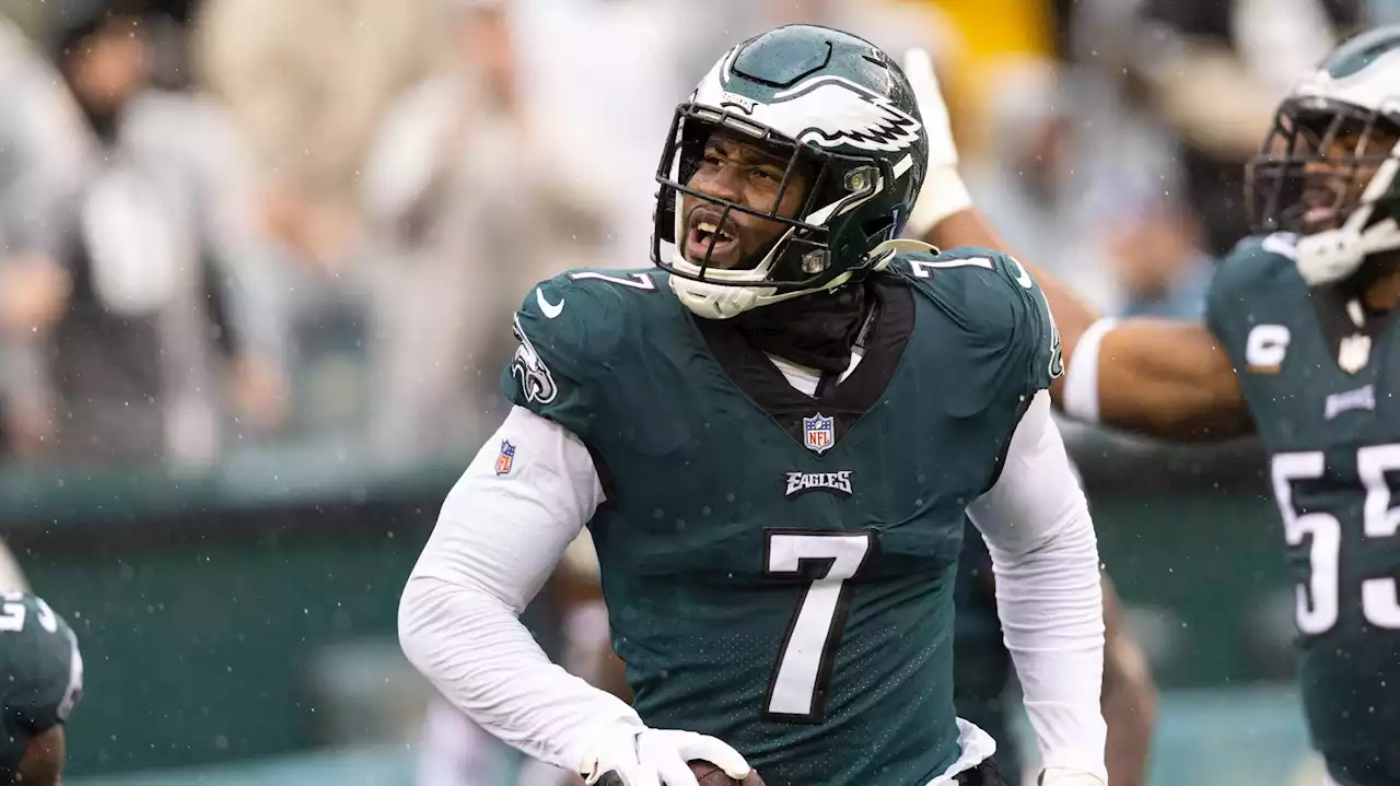 A Major NFL Honor for Eagles' QB Sack Star Haason Reddick