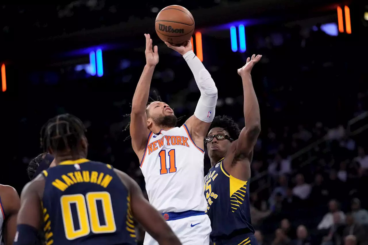 Knicks slip past Pacers after nearly blowing huge early lead