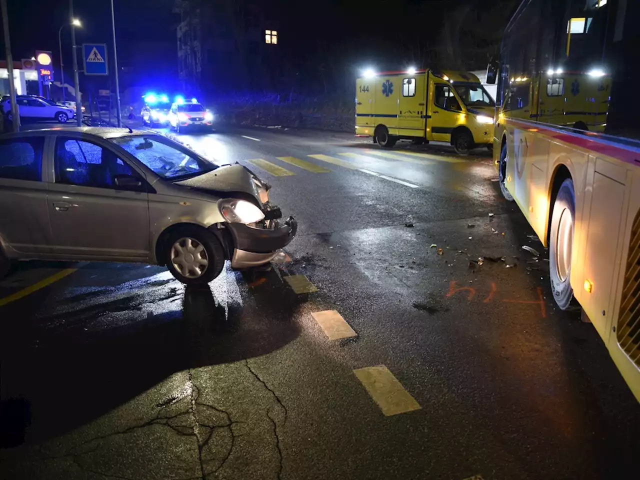 Thusis GR: Kollision zwischen zwei Fahrzeugen – eine Person verletzt