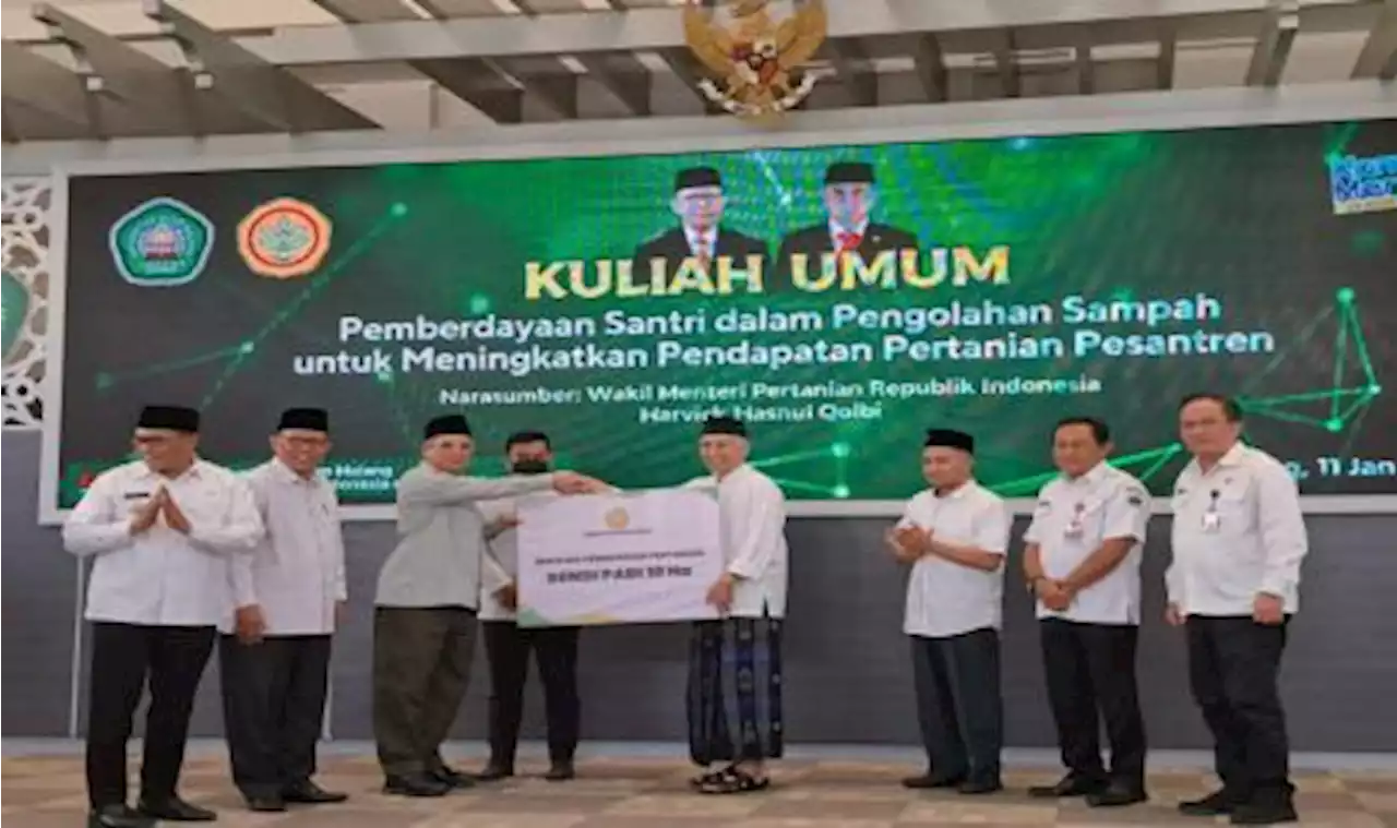 Kuliah Umum di Unisma, Wamentan Harvick Dorong Mahasiswa dan Santri Kembangkan Pertanian |Republika Online