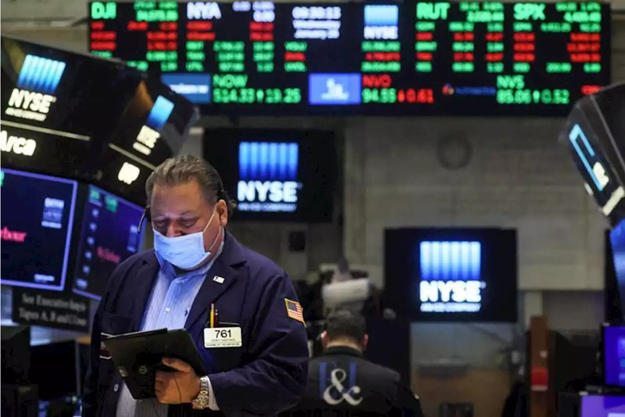 Wall Street Dibuka Menanjak Naik Usai Inflasi AS Melandai di Level 6,5 Persen