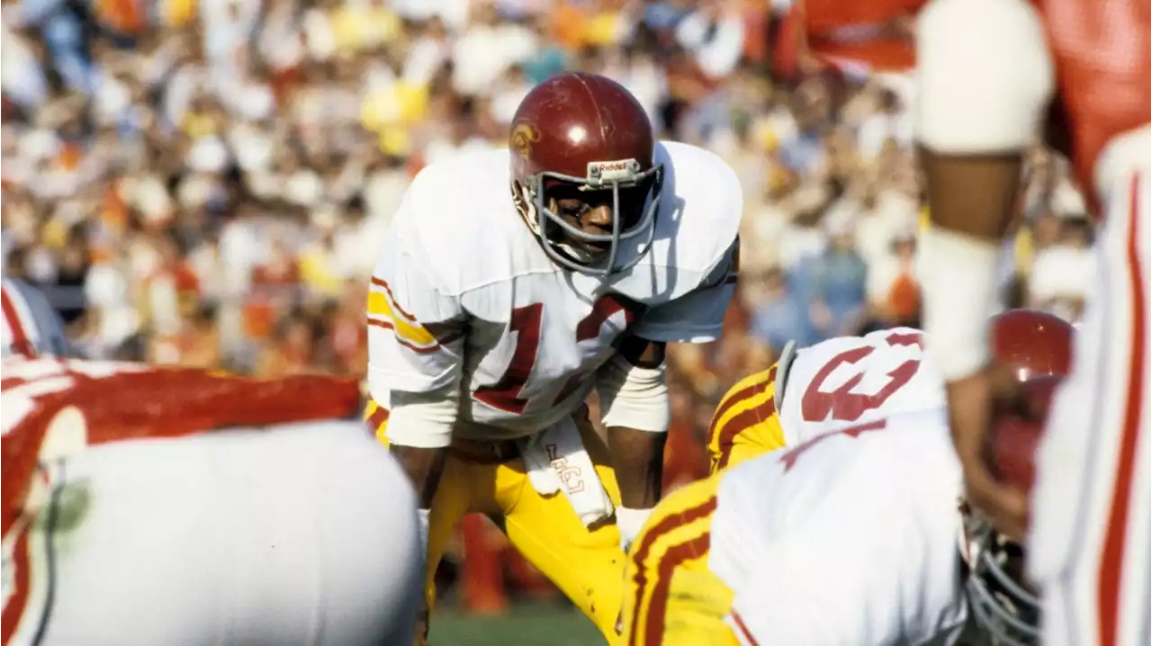 Former USC Star, Heisman Trophy Winner Charles White Dies at 64