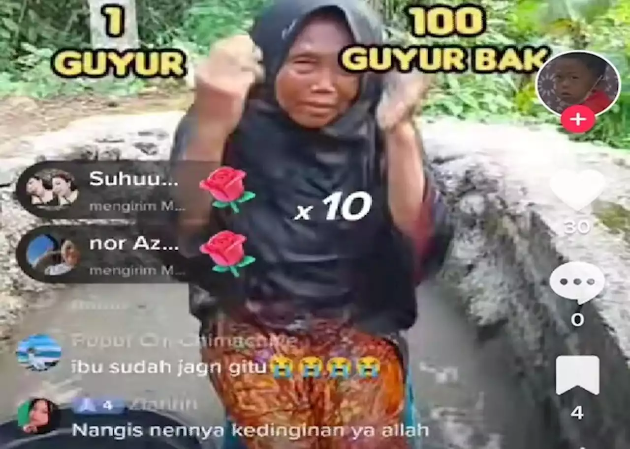 Nenek-Nenek Mandi Lumpur Viral di TikTok