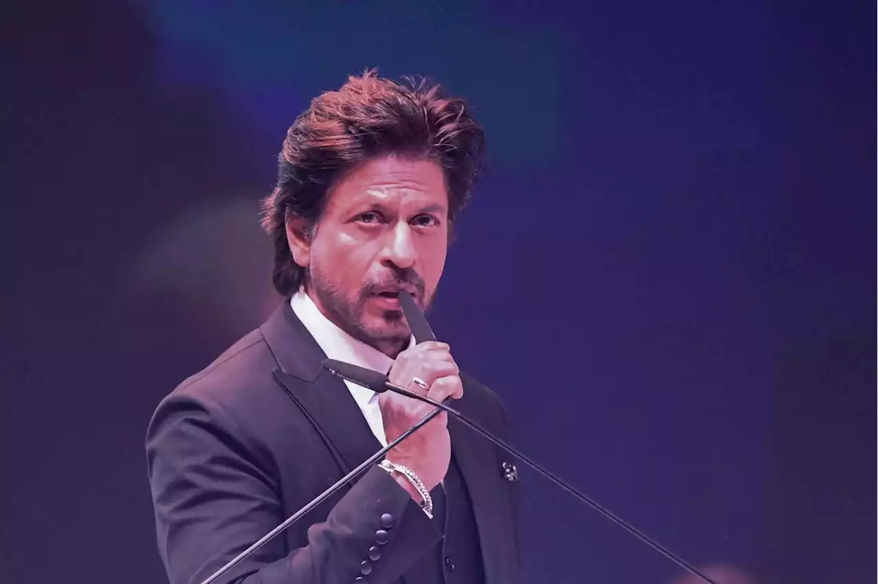 Shah Rukh Khan is world's 4th richest actor, beats Tom Cruise and George Clooney