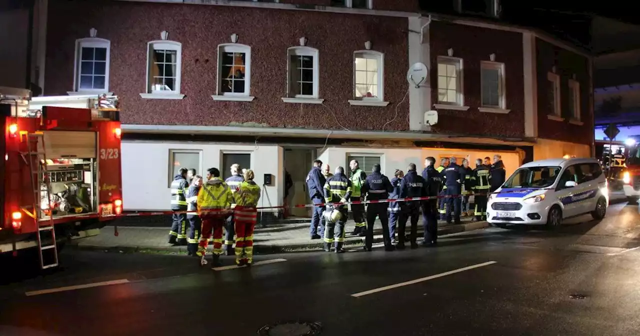 Großeinsatz von Polizei und Feuerwehr: Giftschlangen in Wohnhaus in Schiffweiler – Einsatz bis in den Abend – Wie es heute weitergeht