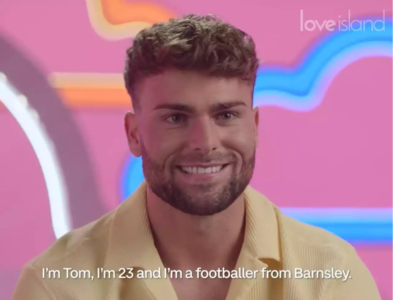 Macclesfield reveal player leaving for Love Island as Robbie Savage gives blessing