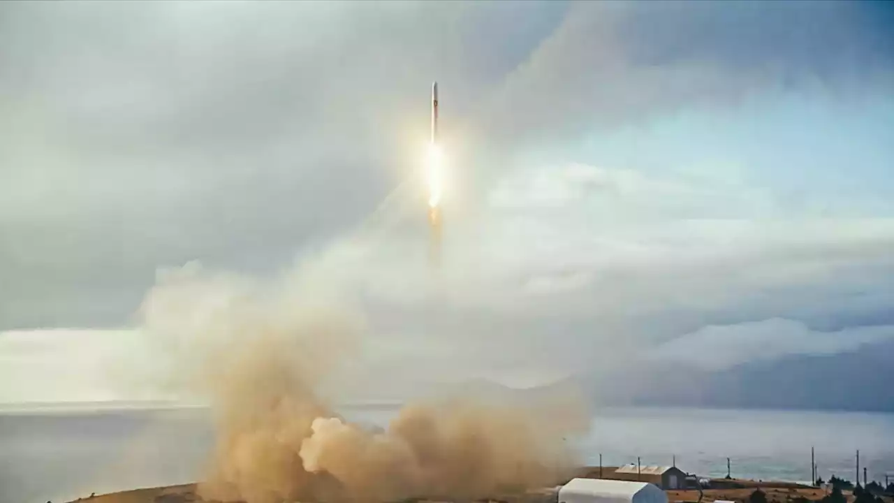 Rocket from ABL Space Systems crashes onto the launchpad