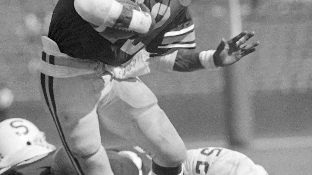 Charles White, USC's Heisman-winning tailback, dies at 64