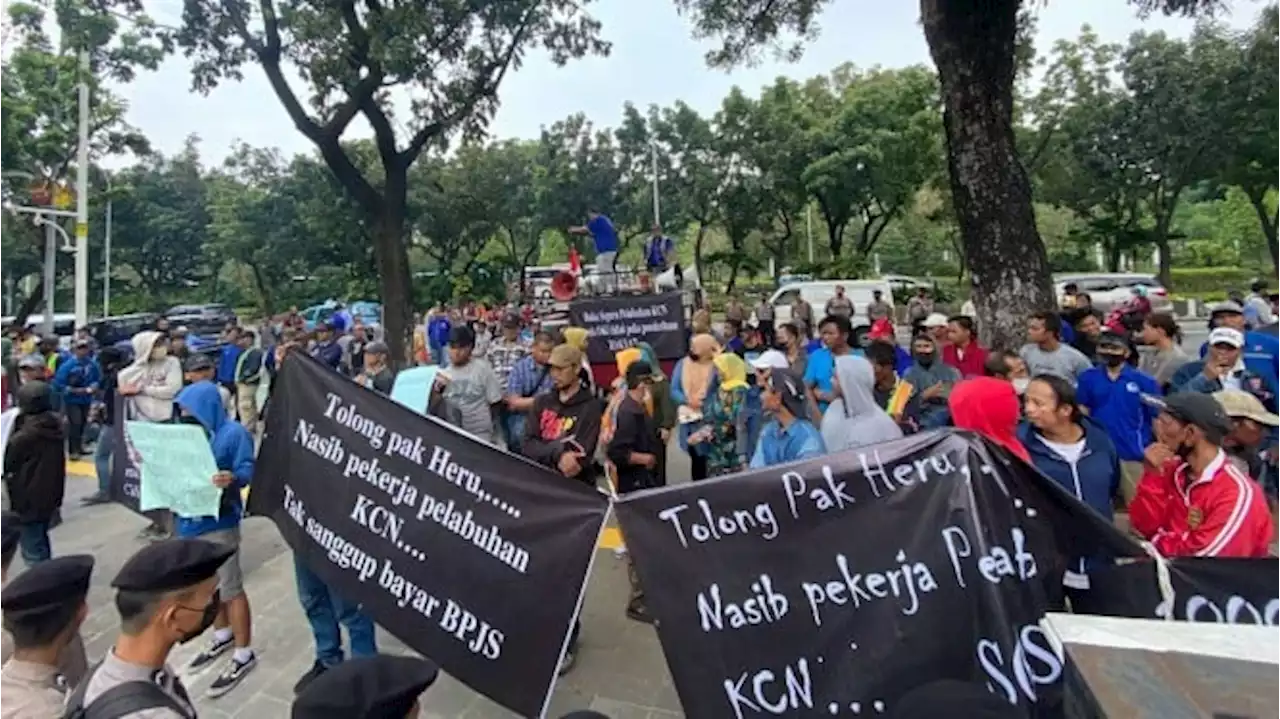 Datangi Balai Kota DKI, Buruh Minta Heru Budi Buka Kembali Pelabuhan KCN Marunda