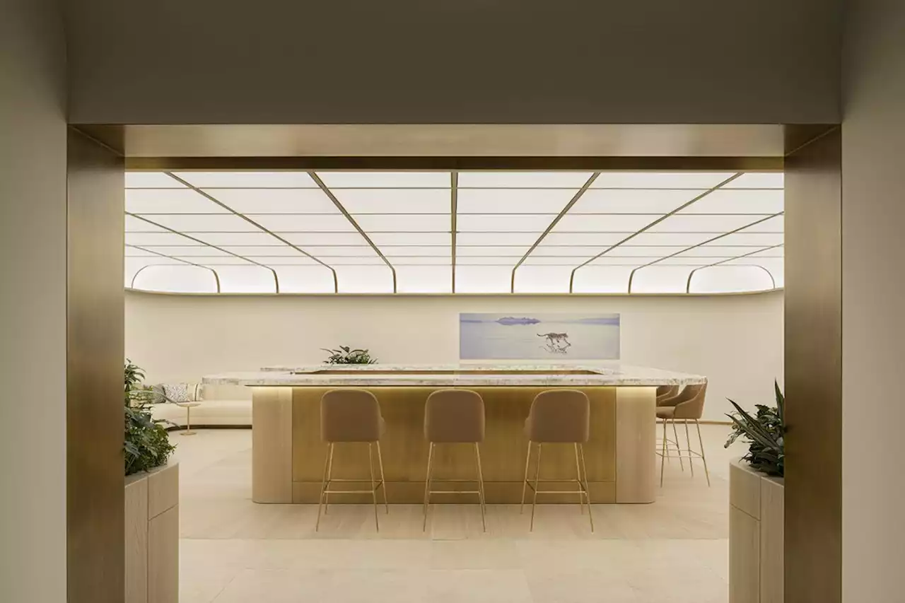 Minimalist Cartier Guest Lounge enriches the brand’s Tokyo headquarters