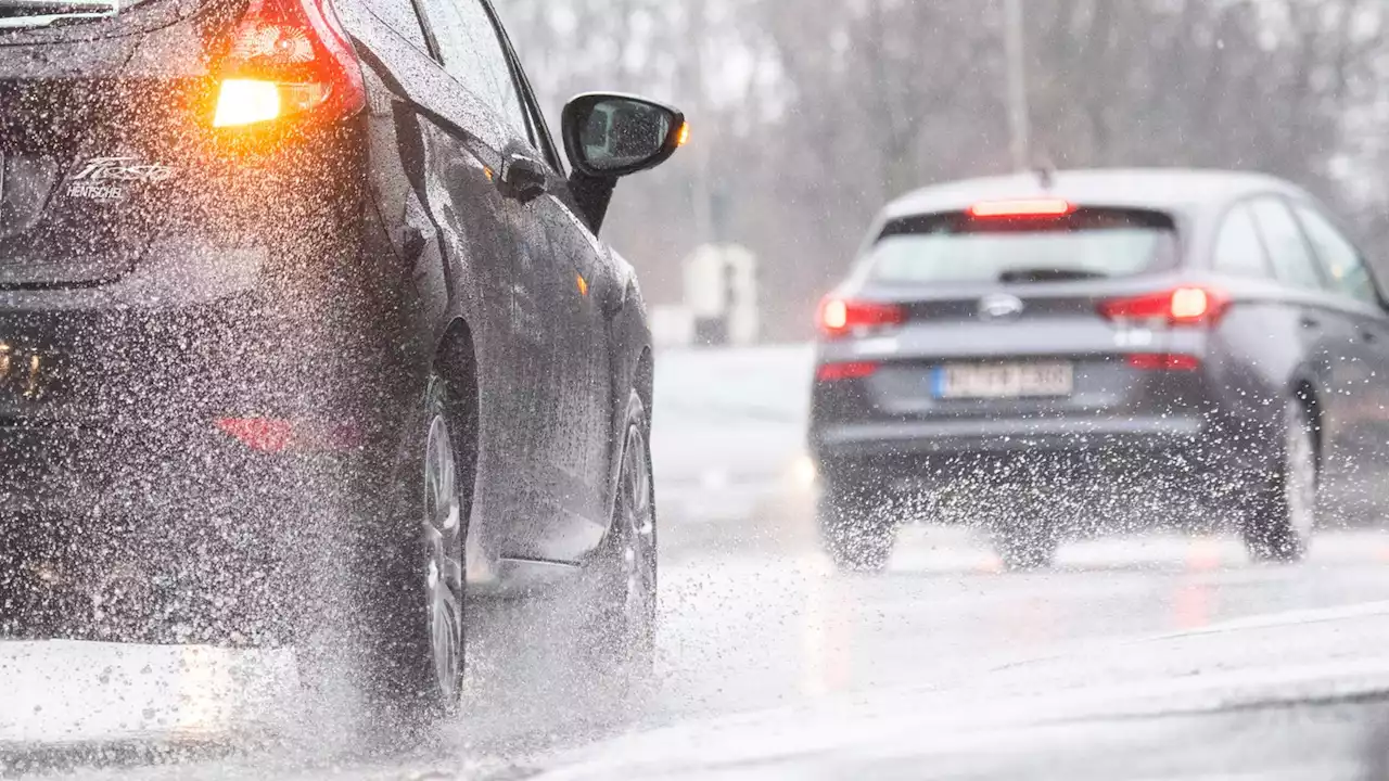 Unwetterwarnung in NRW - Dauerregen lässt Pegel steigen