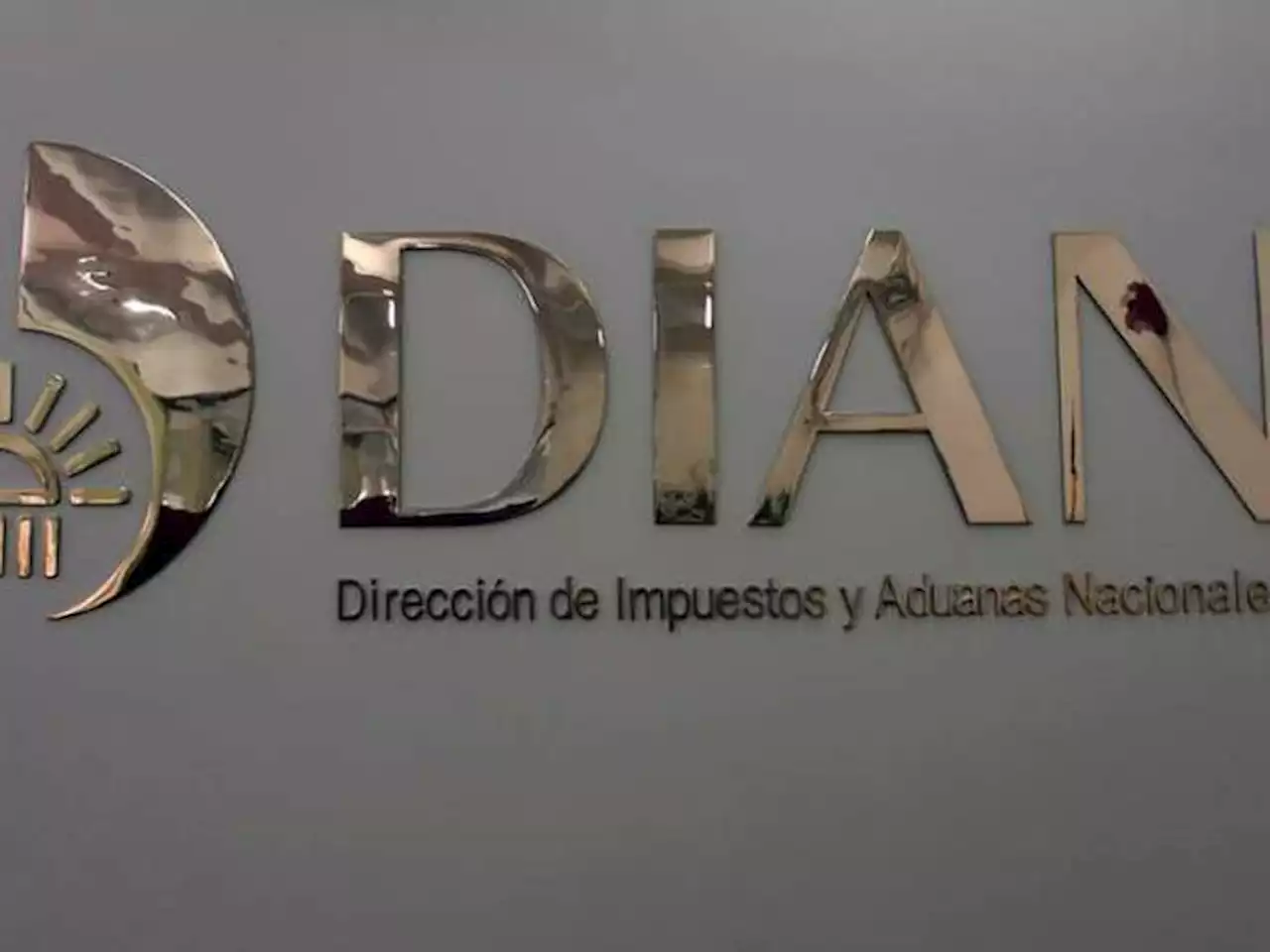 A la Dian llega avalancha de recomendados políticos para dirigir aduanas en puertos