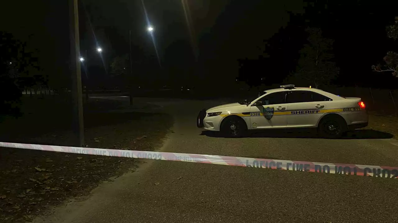 JSO: 17-year-old shot, 2 cars hit with bullets in Brooklyn area shooting