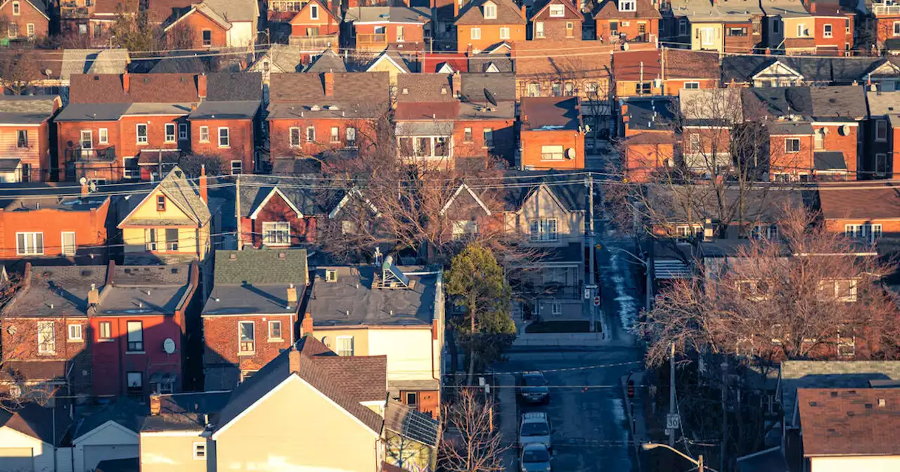 Toronto home prices keep on sliding and experts say it will only get worse