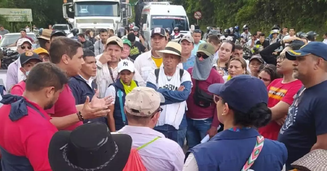 Instalan mesa de diálogo en La Lizama, Santander, tras protestas en contra de licencia minera