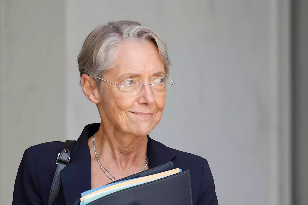 Crise énergétique : Elisabeth Borne reçoit les boulangers de Paris pour une galette des rois très symbolique