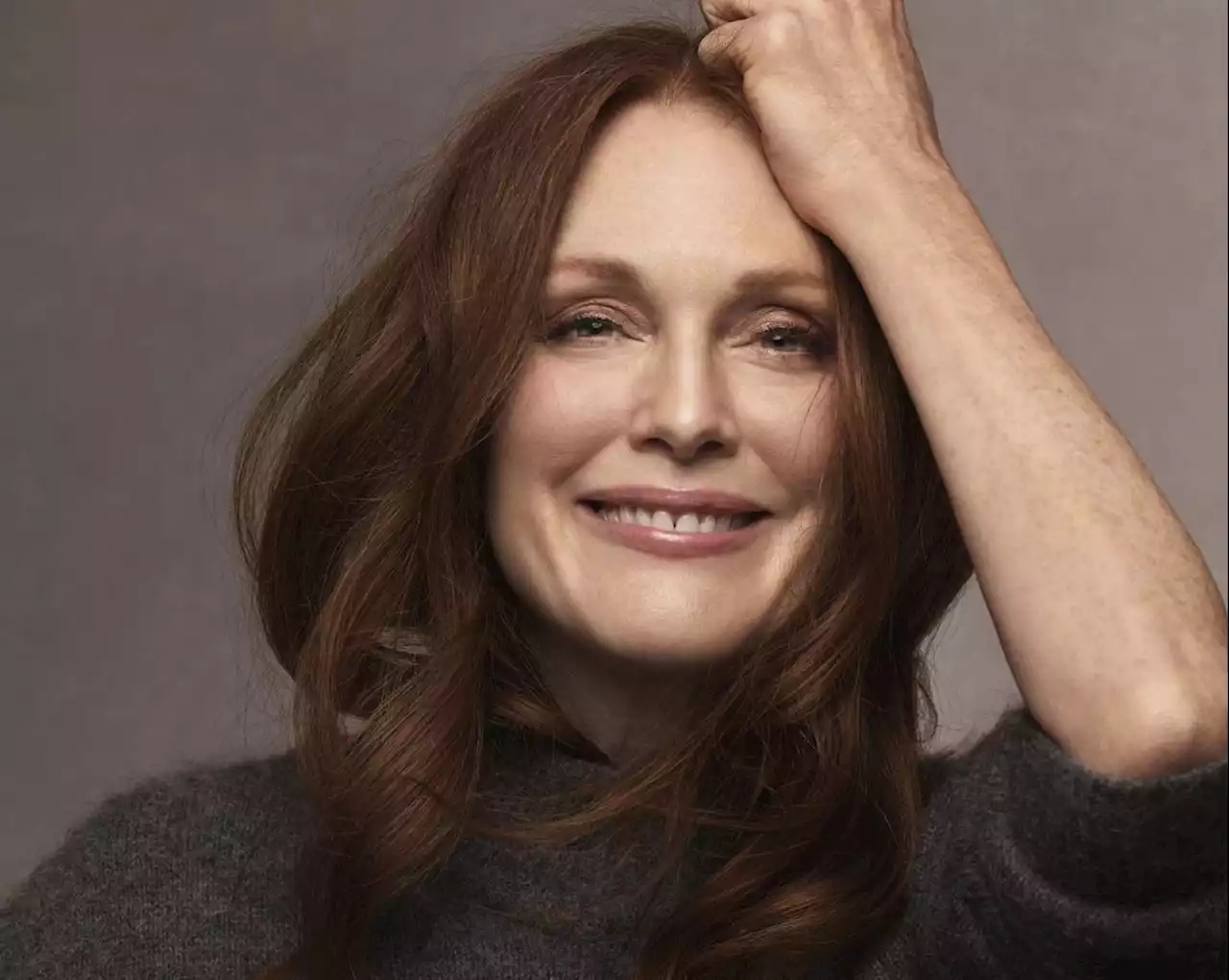 Julianne Moore Confesses She Grappled With Her Red Hair And Freckles Image Growing Up