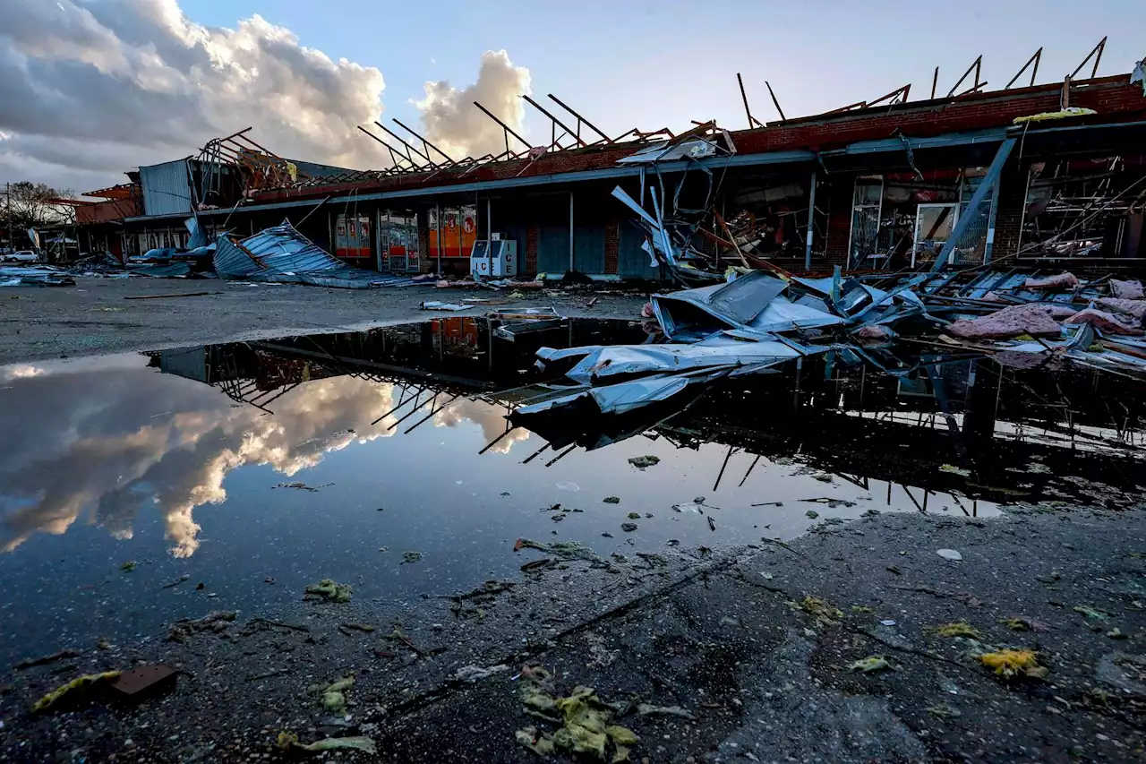 9 Dead After 35 Tornadoes Strike Georgia And Alabama