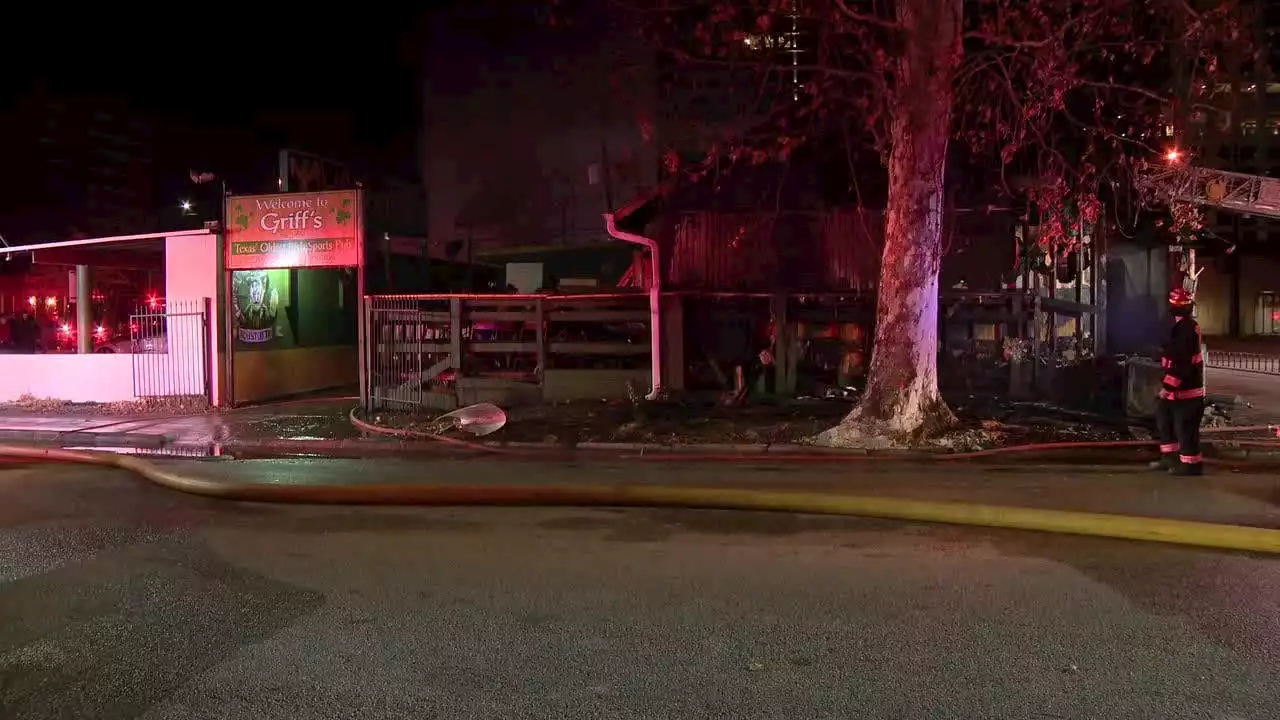 Crews battle early morning fire at Griff's Irish Pub in Montrose