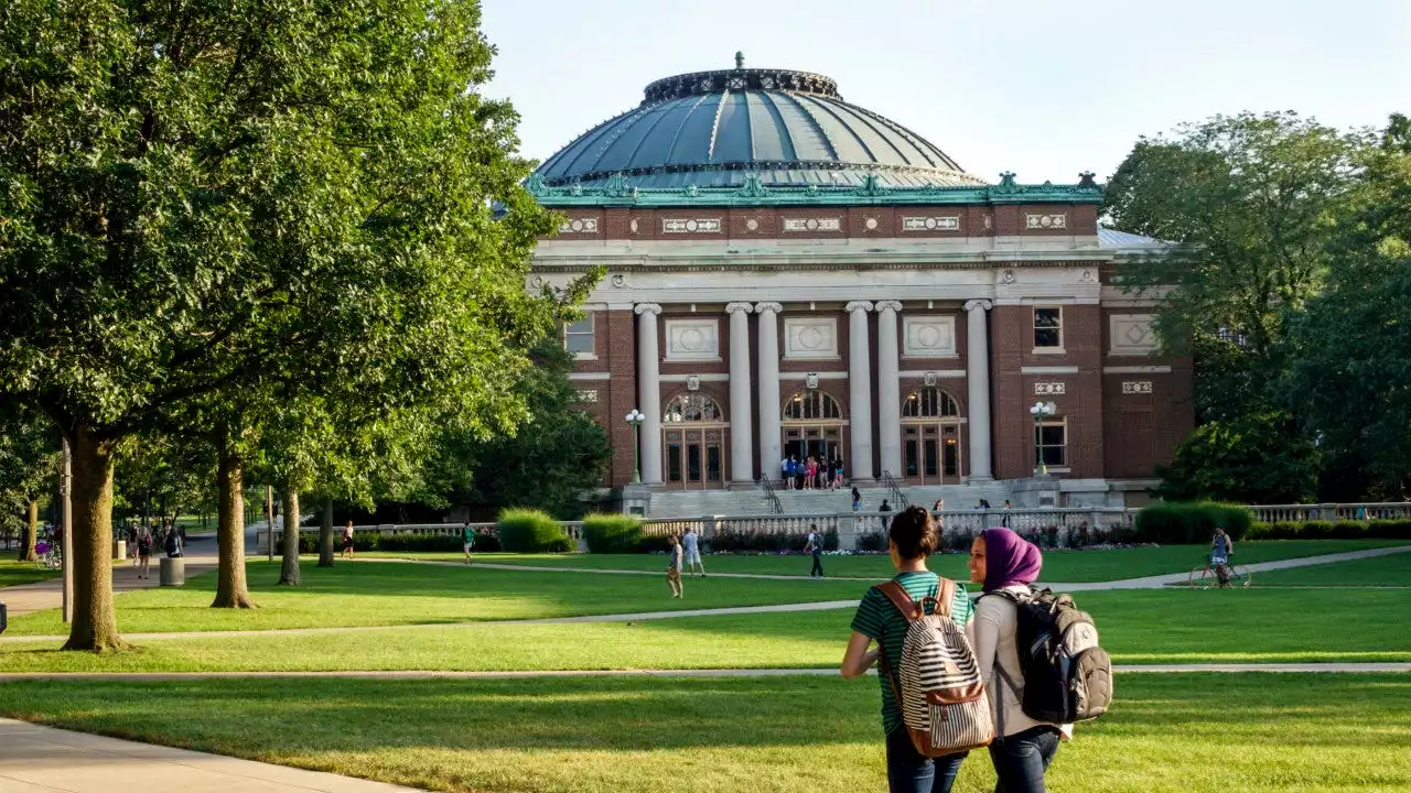 'Unconfirmed' bomb threat reported on University of Illinois campus